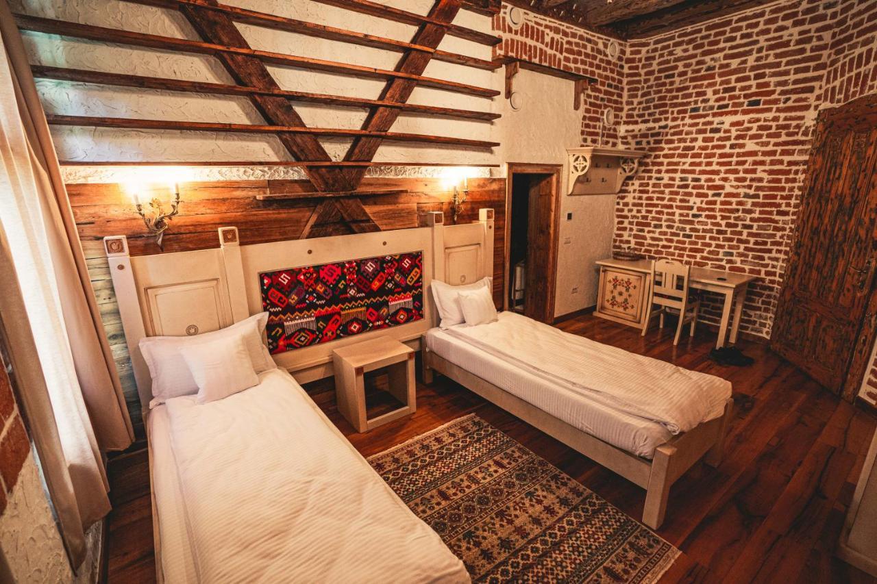 Conacul Sfantul Sava Brancovici Otel Ineu  Dış mekan fotoğraf