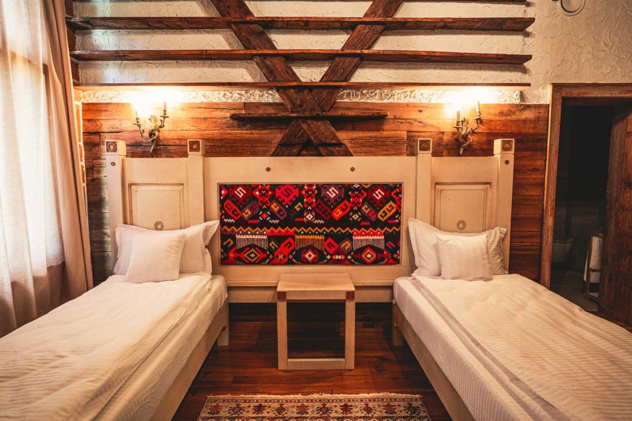 Conacul Sfantul Sava Brancovici Otel Ineu  Dış mekan fotoğraf