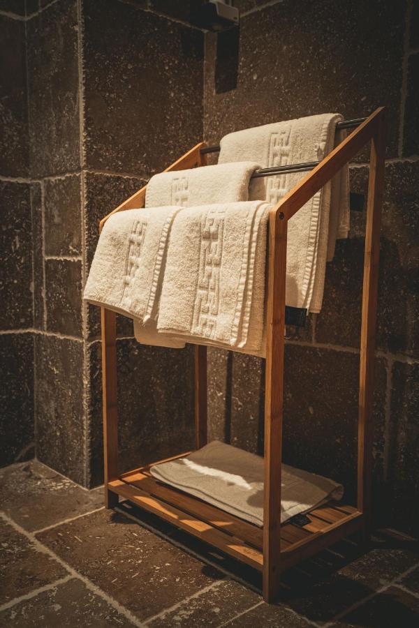 Conacul Sfantul Sava Brancovici Otel Ineu  Dış mekan fotoğraf