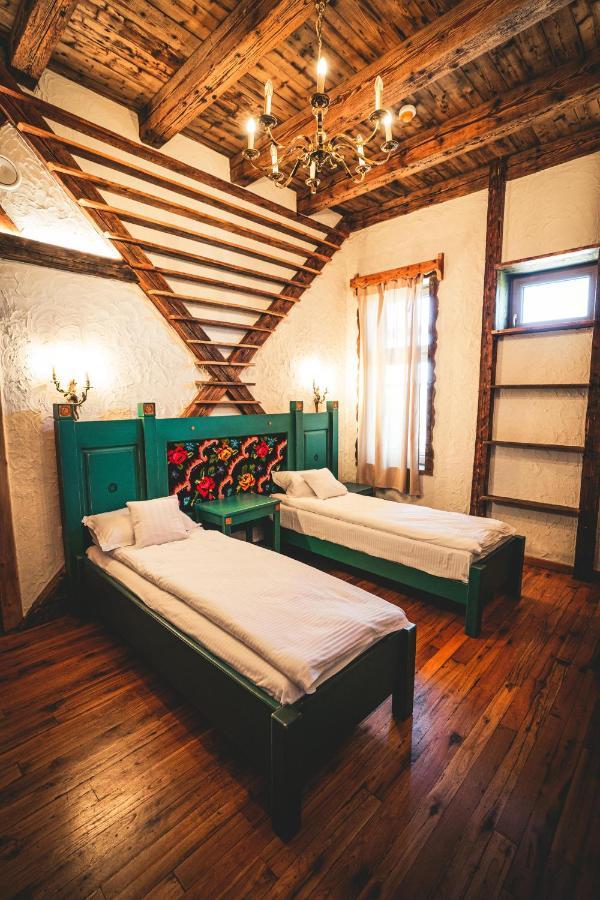Conacul Sfantul Sava Brancovici Otel Ineu  Dış mekan fotoğraf